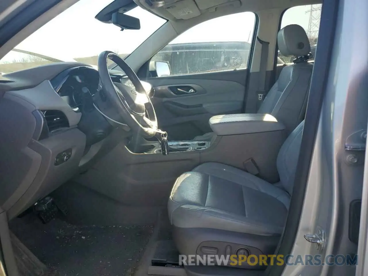 7 Фотография поврежденного автомобиля 1GNEVKKW6KJ154057 CHEVROLET TRAVERSE 2019