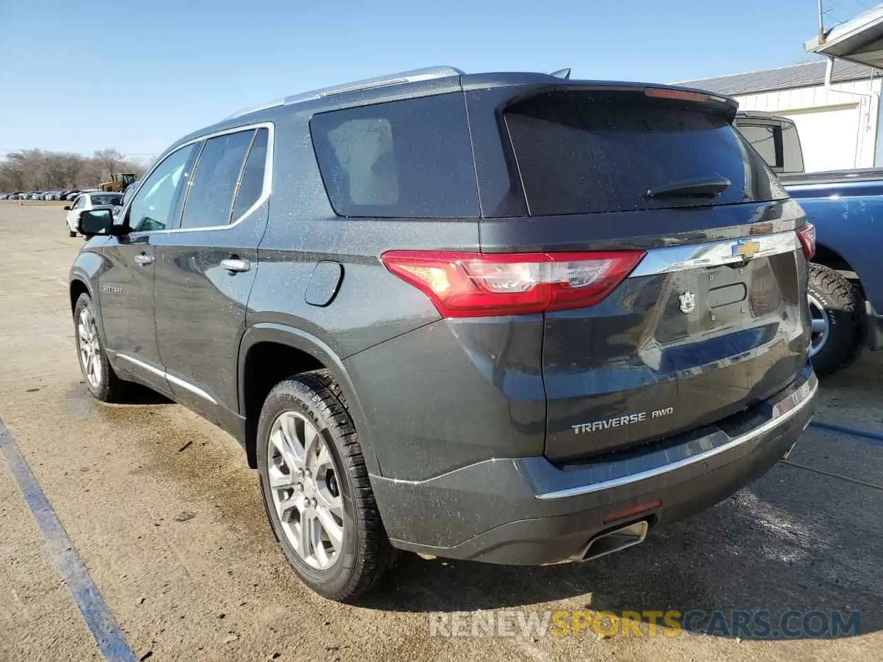 2 Photograph of a damaged car 1GNEVKKWXKJ162128 CHEVROLET TRAVERSE 2019