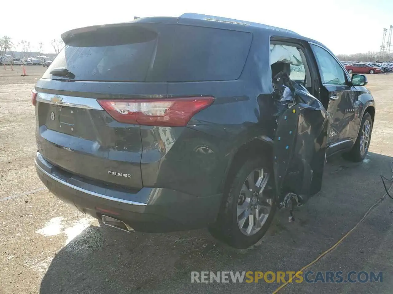 3 Photograph of a damaged car 1GNEVKKWXKJ162128 CHEVROLET TRAVERSE 2019