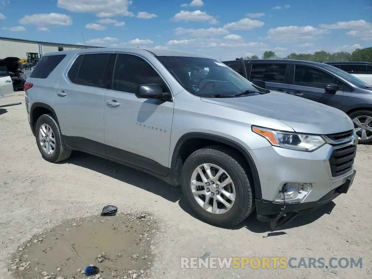 4 Фотография поврежденного автомобиля 1GNEVLKW3KJ109390 CHEVROLET TRAVERSE 2019