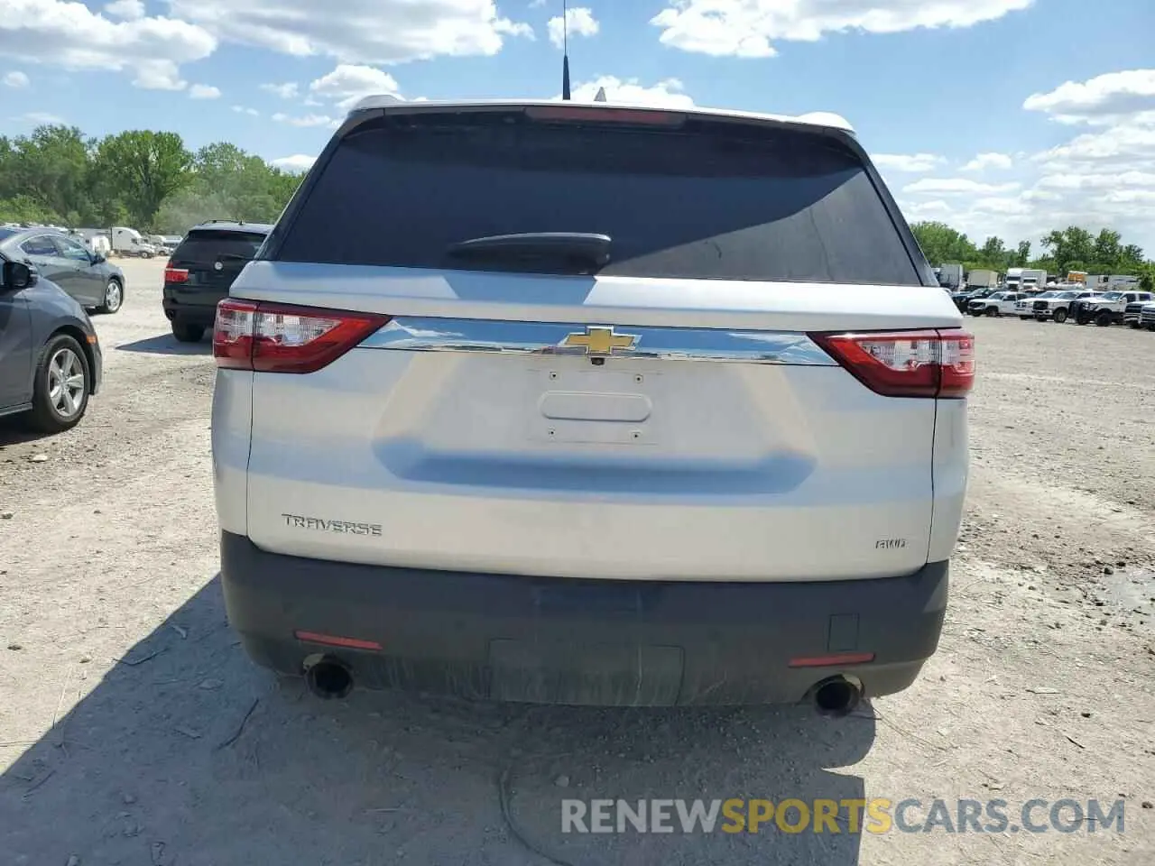 6 Фотография поврежденного автомобиля 1GNEVLKW3KJ109390 CHEVROLET TRAVERSE 2019