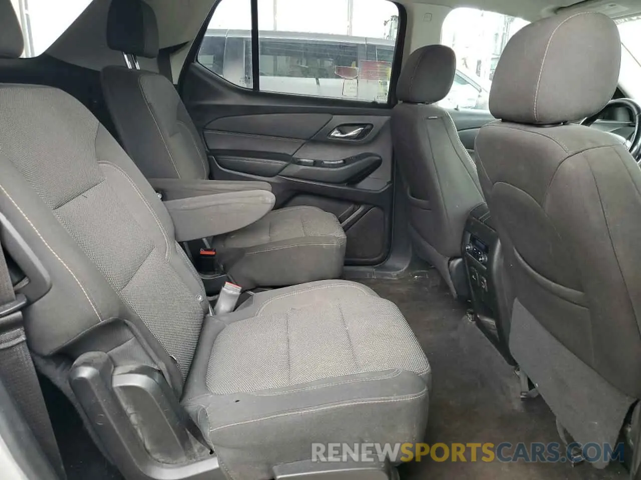 11 Photograph of a damaged car 1GNEVMKW0KJ237334 CHEVROLET TRAVERSE 2019