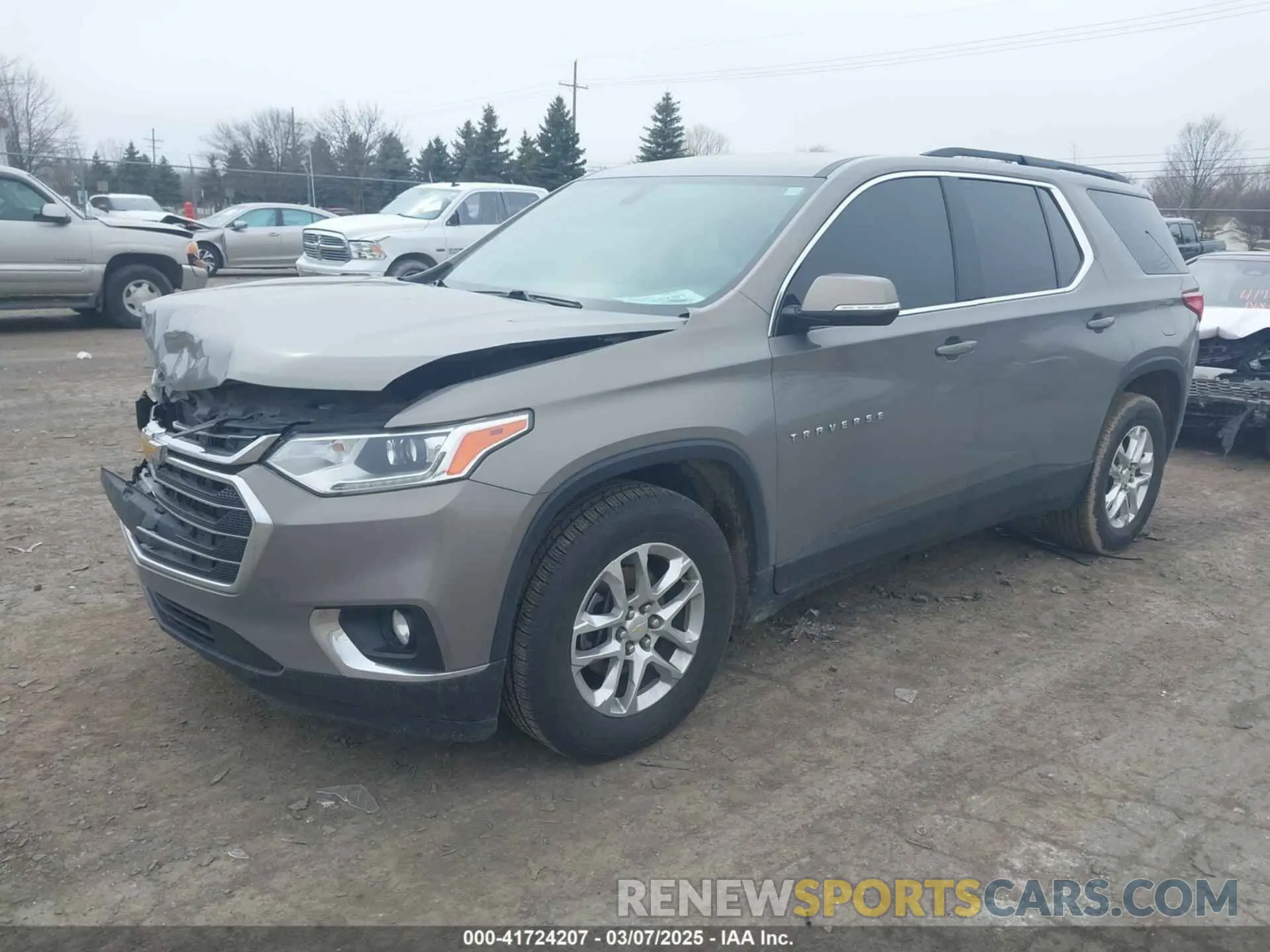 2 Photograph of a damaged car 1GNEVMKW0KJ241772 CHEVROLET TRAVERSE 2019