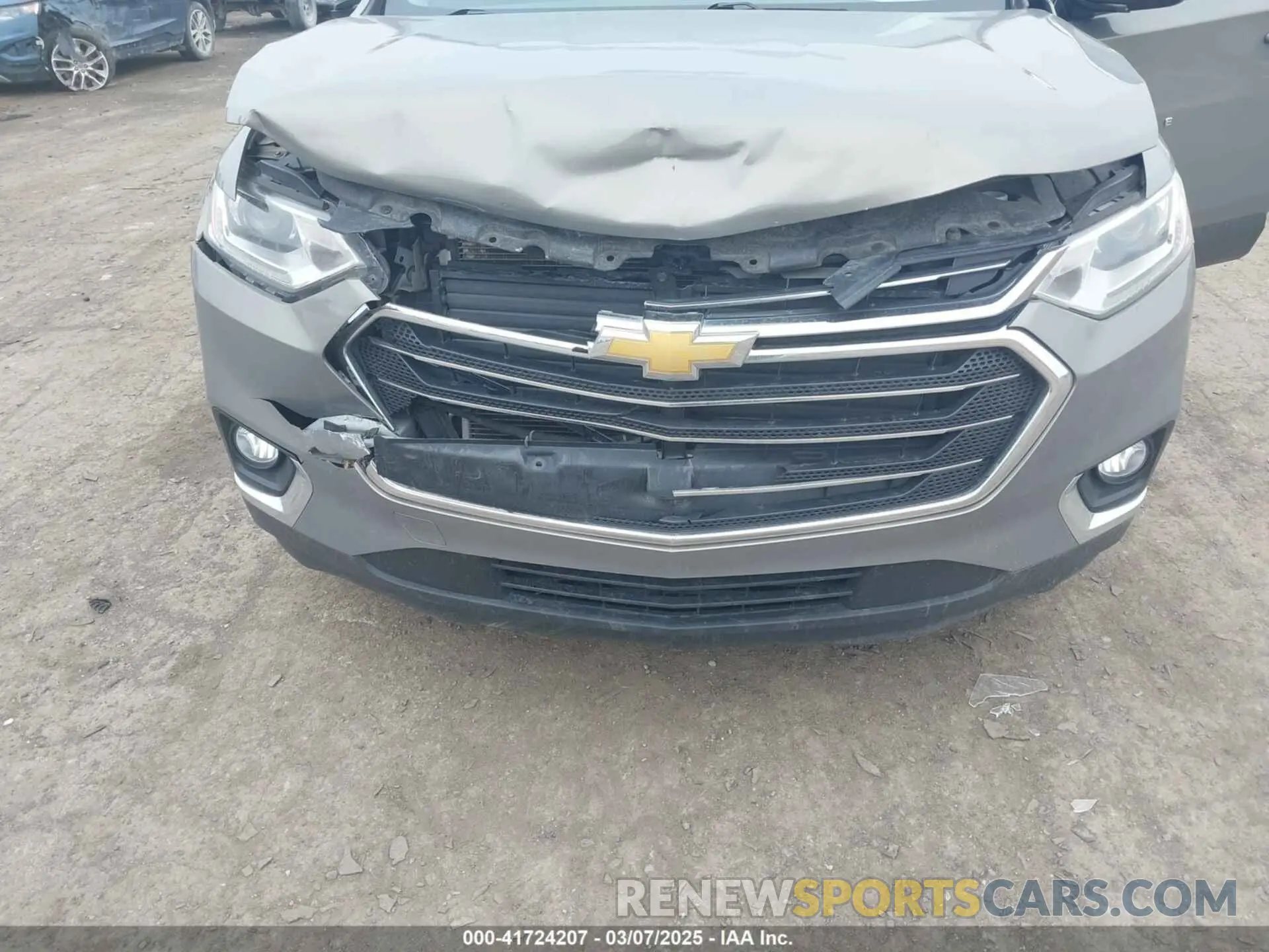 6 Photograph of a damaged car 1GNEVMKW0KJ241772 CHEVROLET TRAVERSE 2019