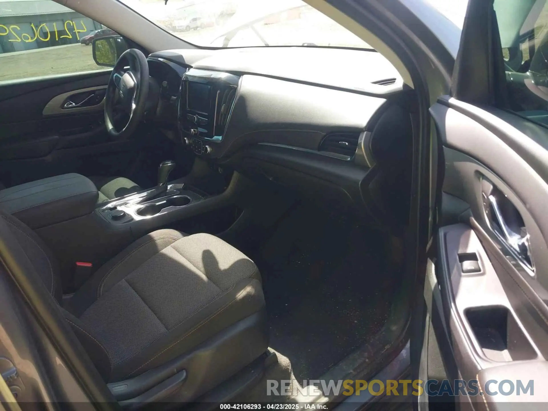 5 Photograph of a damaged car 1GNERFKW0LJ262283 CHEVROLET TRAVERSE 2020