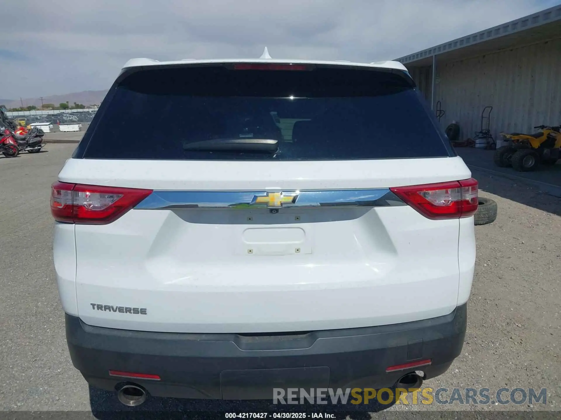 17 Photograph of a damaged car 1GNERFKW0LJ303818 CHEVROLET TRAVERSE 2020