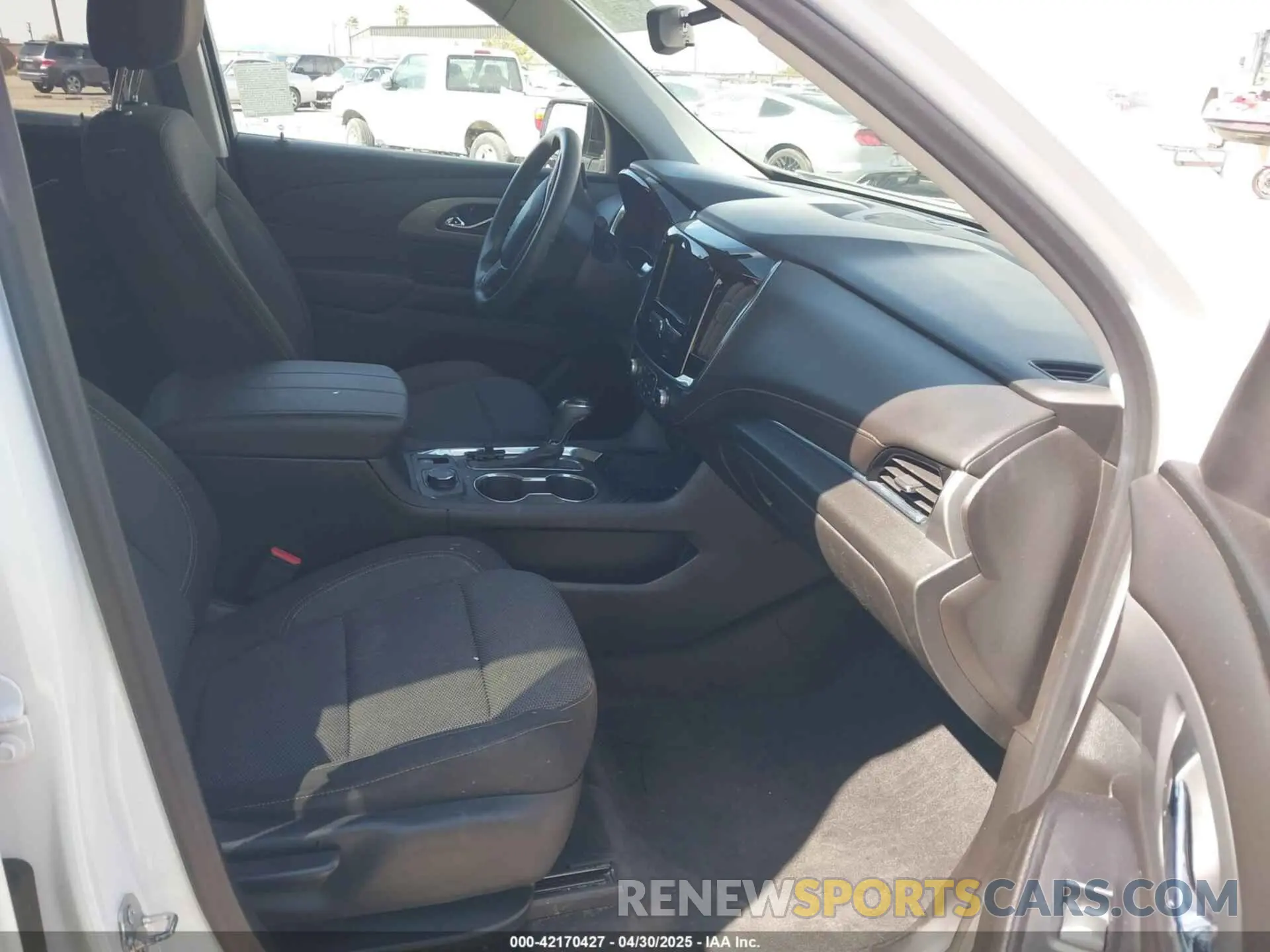 5 Photograph of a damaged car 1GNERFKW0LJ303818 CHEVROLET TRAVERSE 2020
