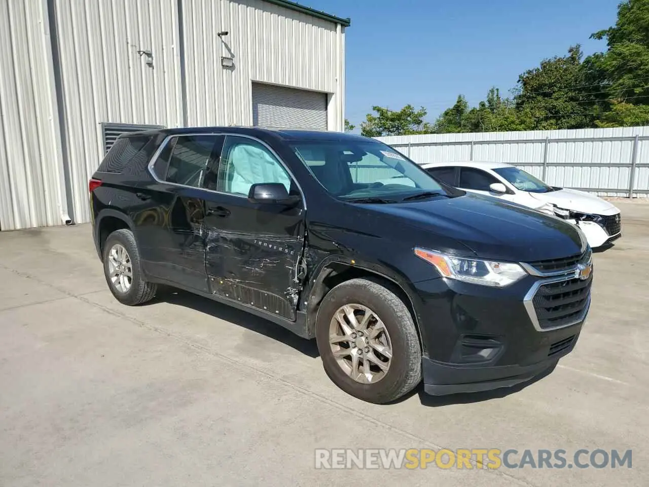 4 Photograph of a damaged car 1GNERFKW1LJ110657 CHEVROLET TRAVERSE 2020