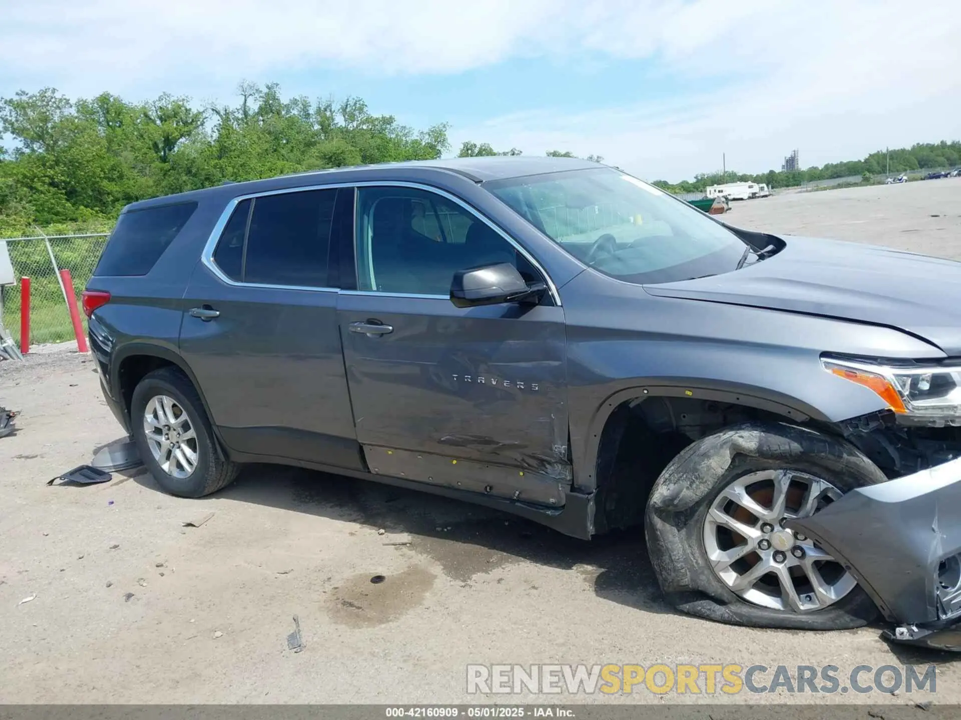 13 Photograph of a damaged car 1GNERFKW1LJ189439 CHEVROLET TRAVERSE 2020