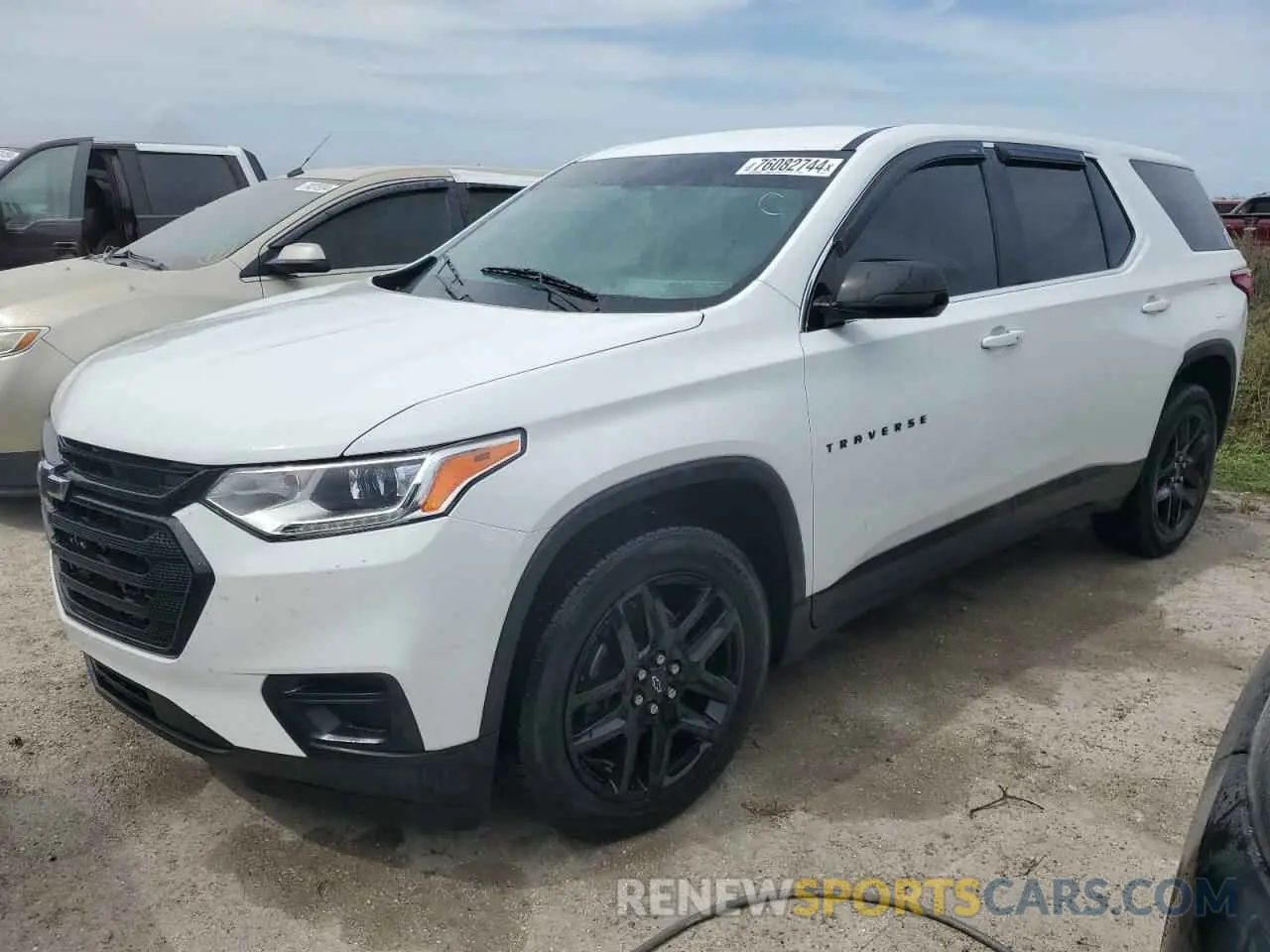 1 Photograph of a damaged car 1GNERFKW1LJ280002 CHEVROLET TRAVERSE 2020