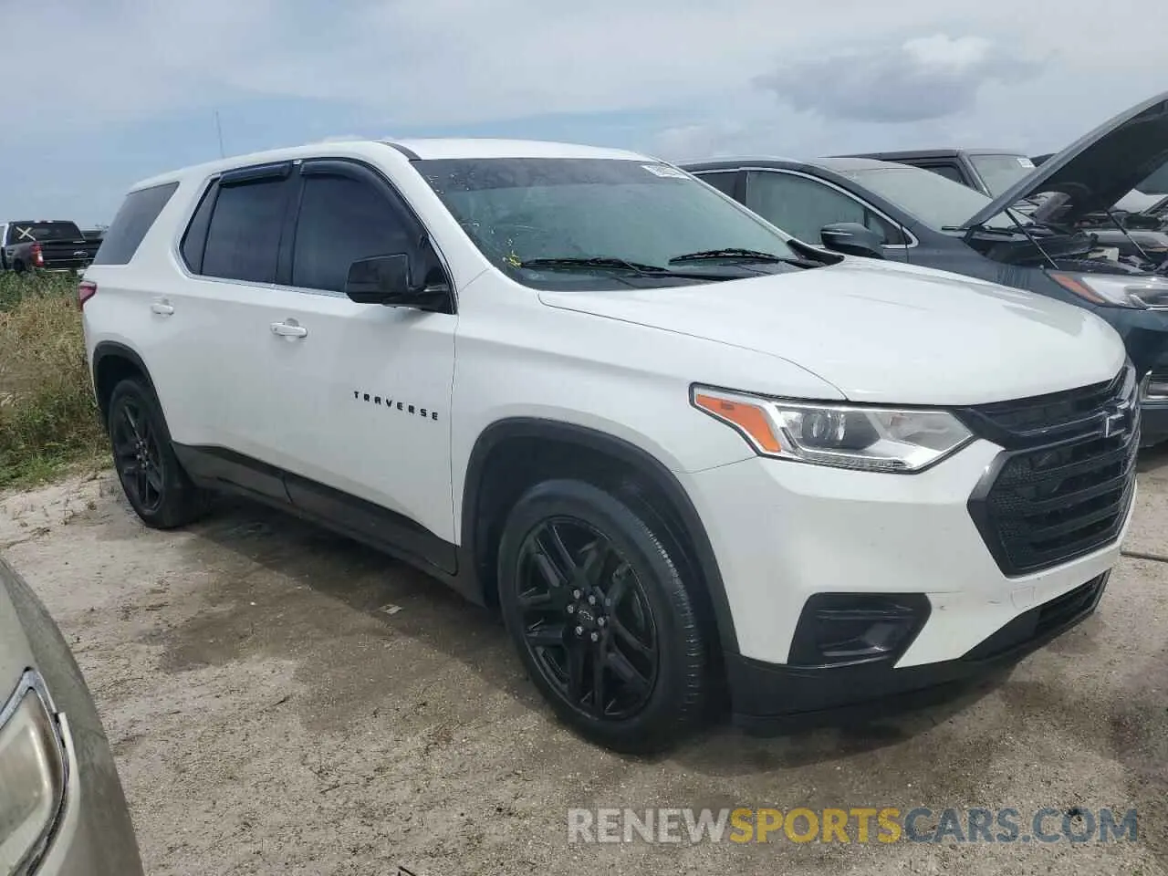 4 Photograph of a damaged car 1GNERFKW1LJ280002 CHEVROLET TRAVERSE 2020