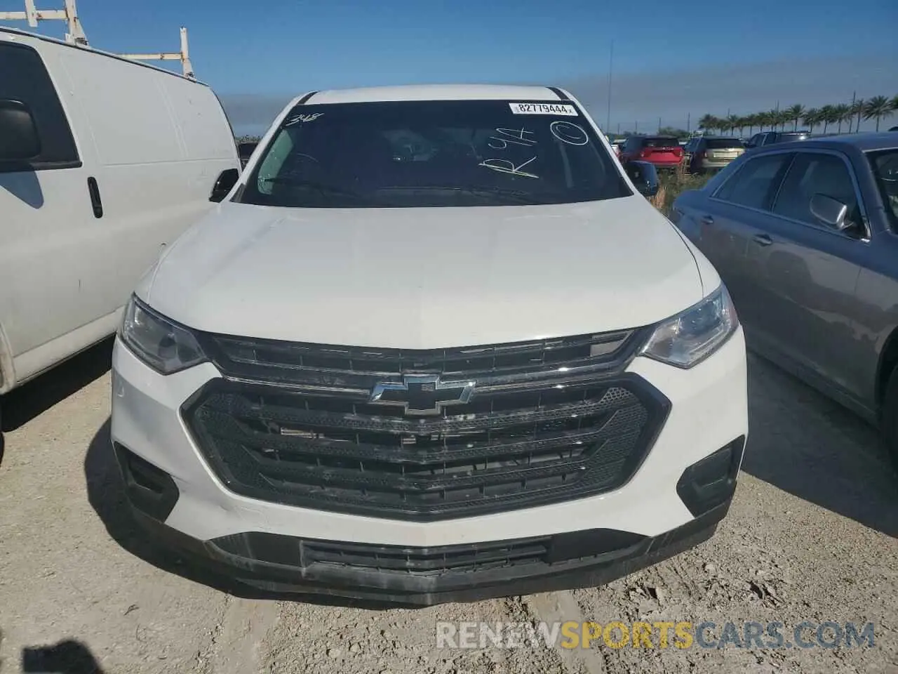 5 Photograph of a damaged car 1GNERFKW1LJ280002 CHEVROLET TRAVERSE 2020