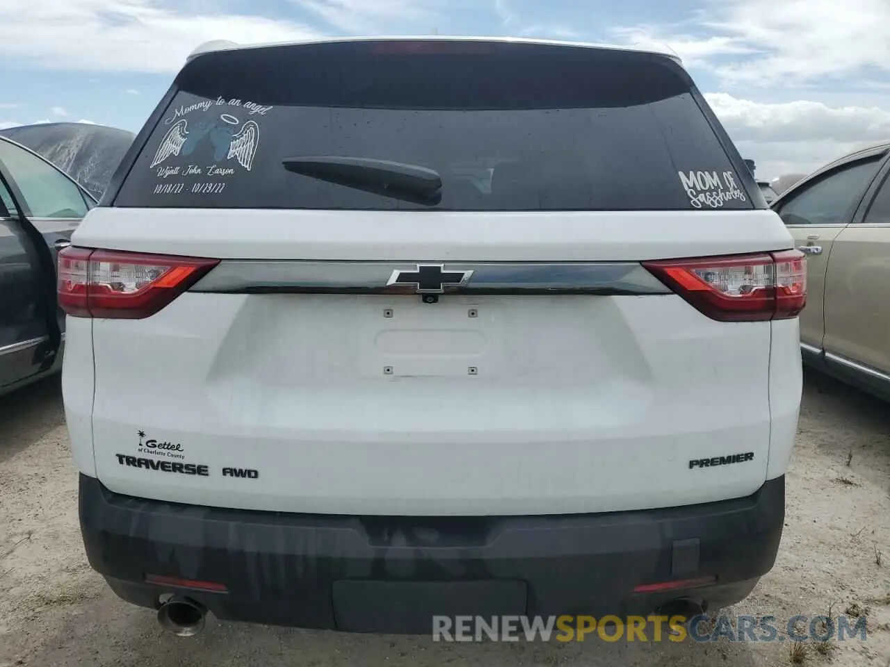 6 Photograph of a damaged car 1GNERFKW1LJ280002 CHEVROLET TRAVERSE 2020
