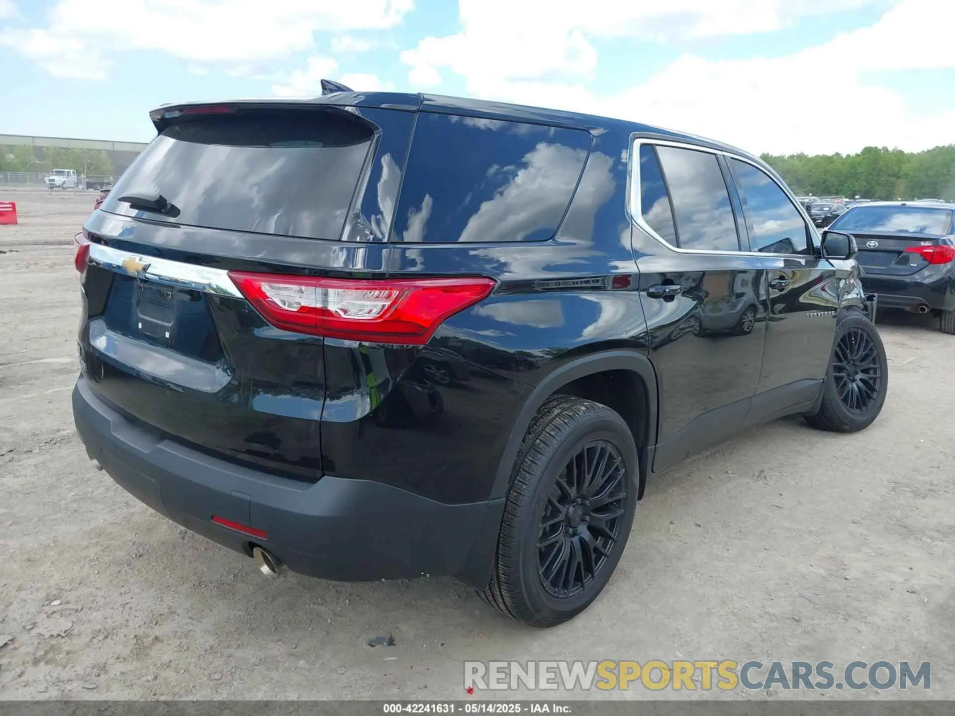 4 Фотография поврежденного автомобиля 1GNERFKW3LJ180984 CHEVROLET TRAVERSE 2020