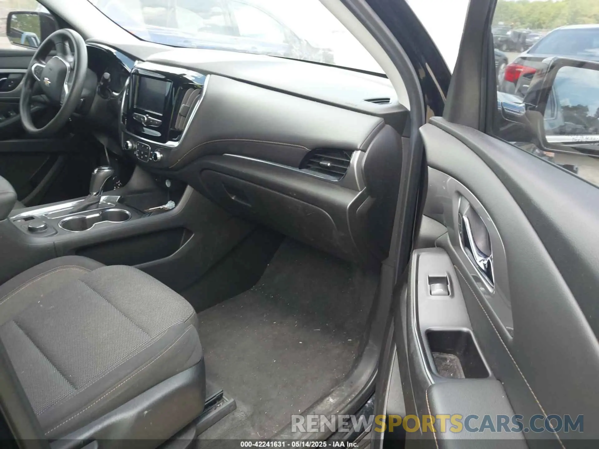 5 Фотография поврежденного автомобиля 1GNERFKW3LJ180984 CHEVROLET TRAVERSE 2020
