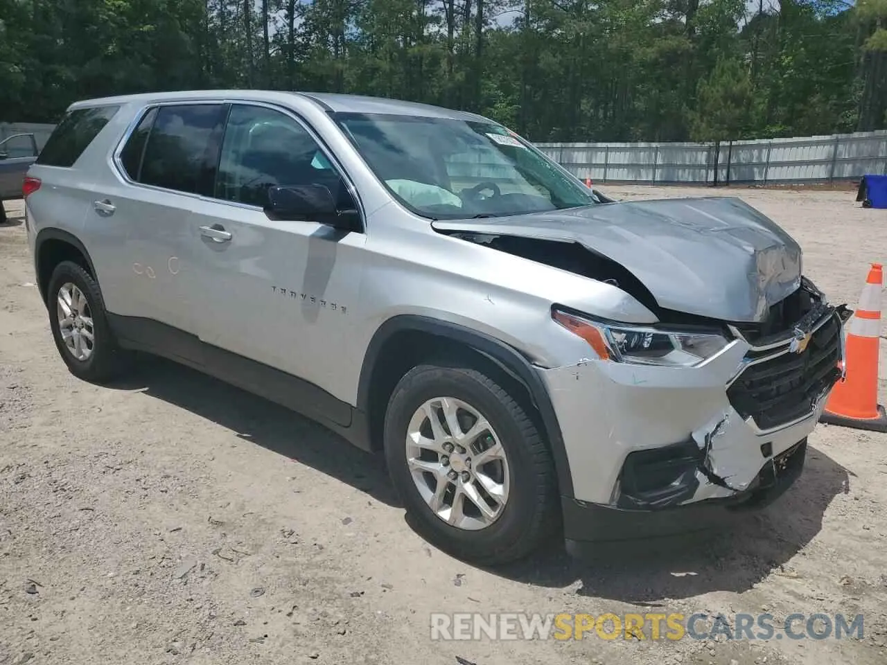 4 Photograph of a damaged car 1GNERFKW4LJ267390 CHEVROLET TRAVERSE 2020