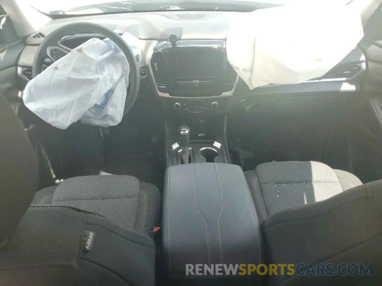 8 Photograph of a damaged car 1GNERFKW4LJ267390 CHEVROLET TRAVERSE 2020