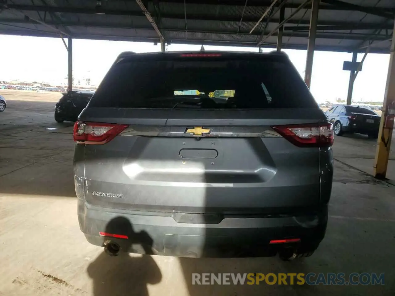 6 Photograph of a damaged car 1GNERFKW5LJ126490 CHEVROLET TRAVERSE 2020