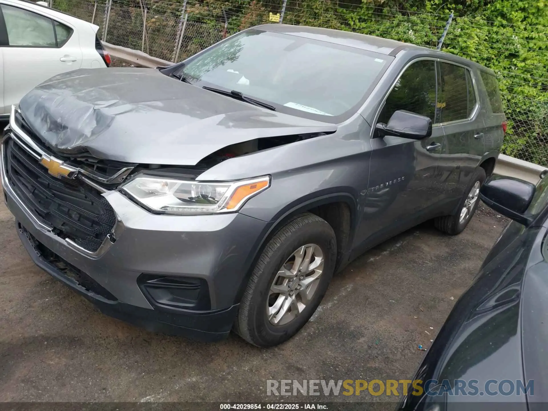 2 Фотография поврежденного автомобиля 1GNERFKW5LJ245009 CHEVROLET TRAVERSE 2020