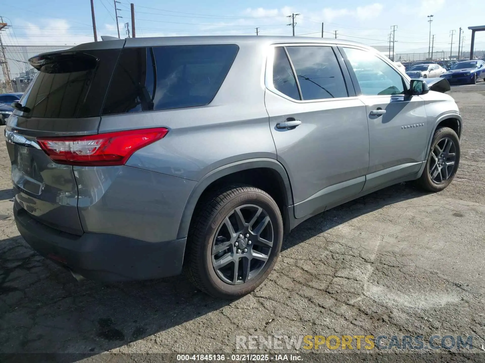 4 Фотография поврежденного автомобиля 1GNERFKW6LJ207966 CHEVROLET TRAVERSE 2020
