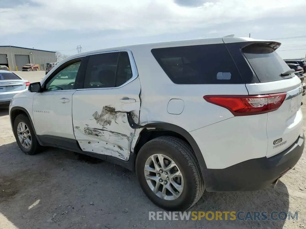 2 Фотография поврежденного автомобиля 1GNERFKW6LJ272588 CHEVROLET TRAVERSE 2020