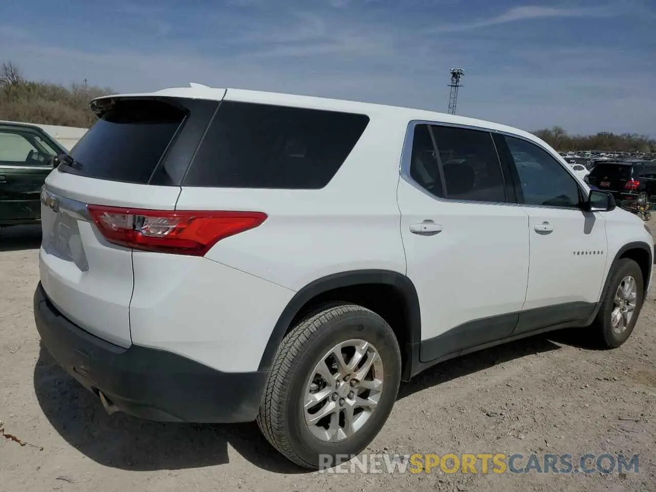 3 Фотография поврежденного автомобиля 1GNERFKW6LJ272588 CHEVROLET TRAVERSE 2020