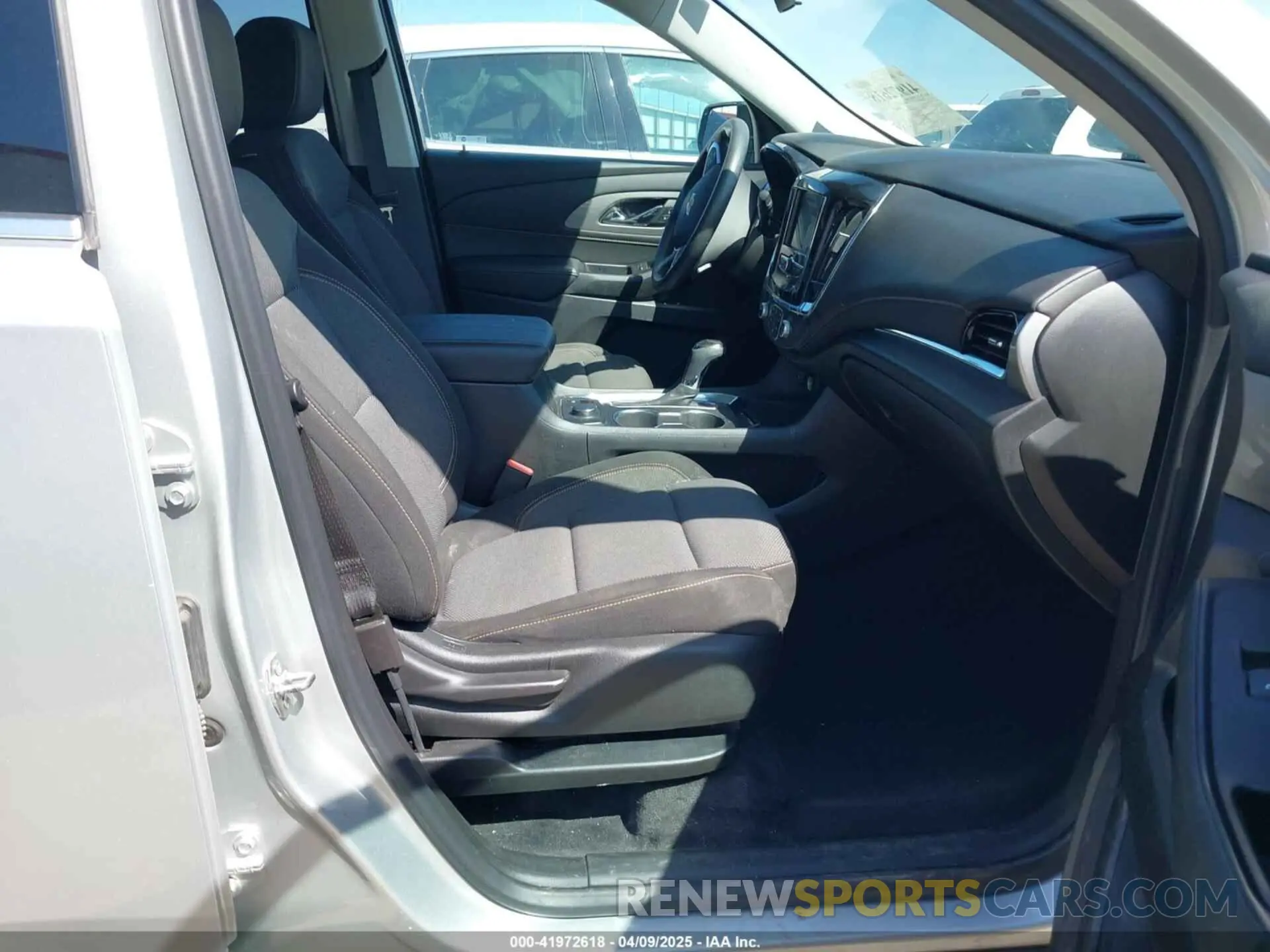 5 Фотография поврежденного автомобиля 1GNERFKW7LJ255721 CHEVROLET TRAVERSE 2020