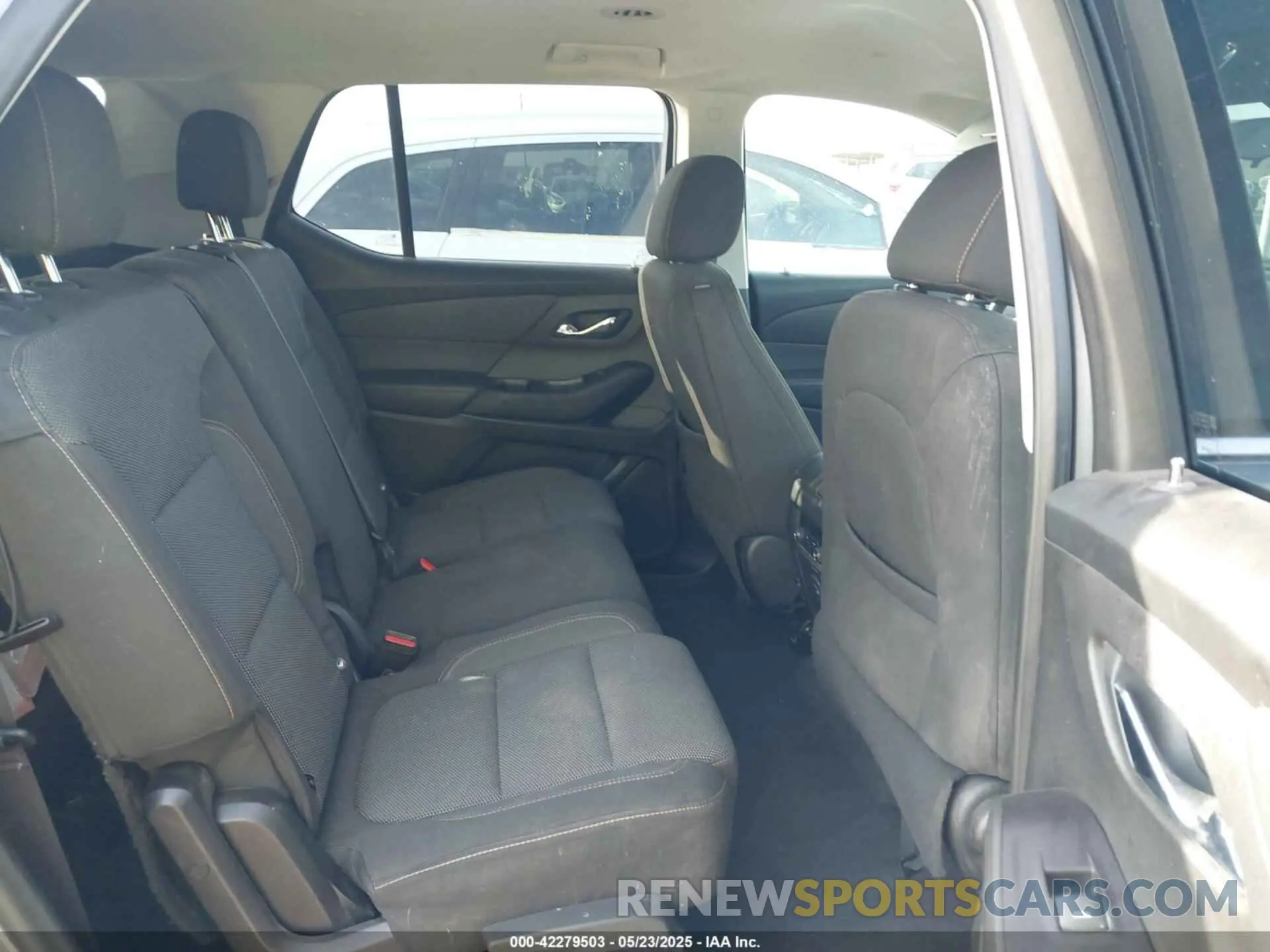 8 Photograph of a damaged car 1GNERFKW8LJ143123 CHEVROLET TRAVERSE 2020