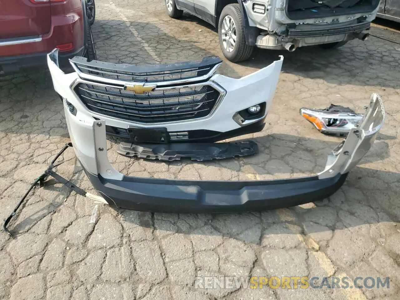 13 Photograph of a damaged car 1GNERFKW8LJ160889 CHEVROLET TRAVERSE 2020