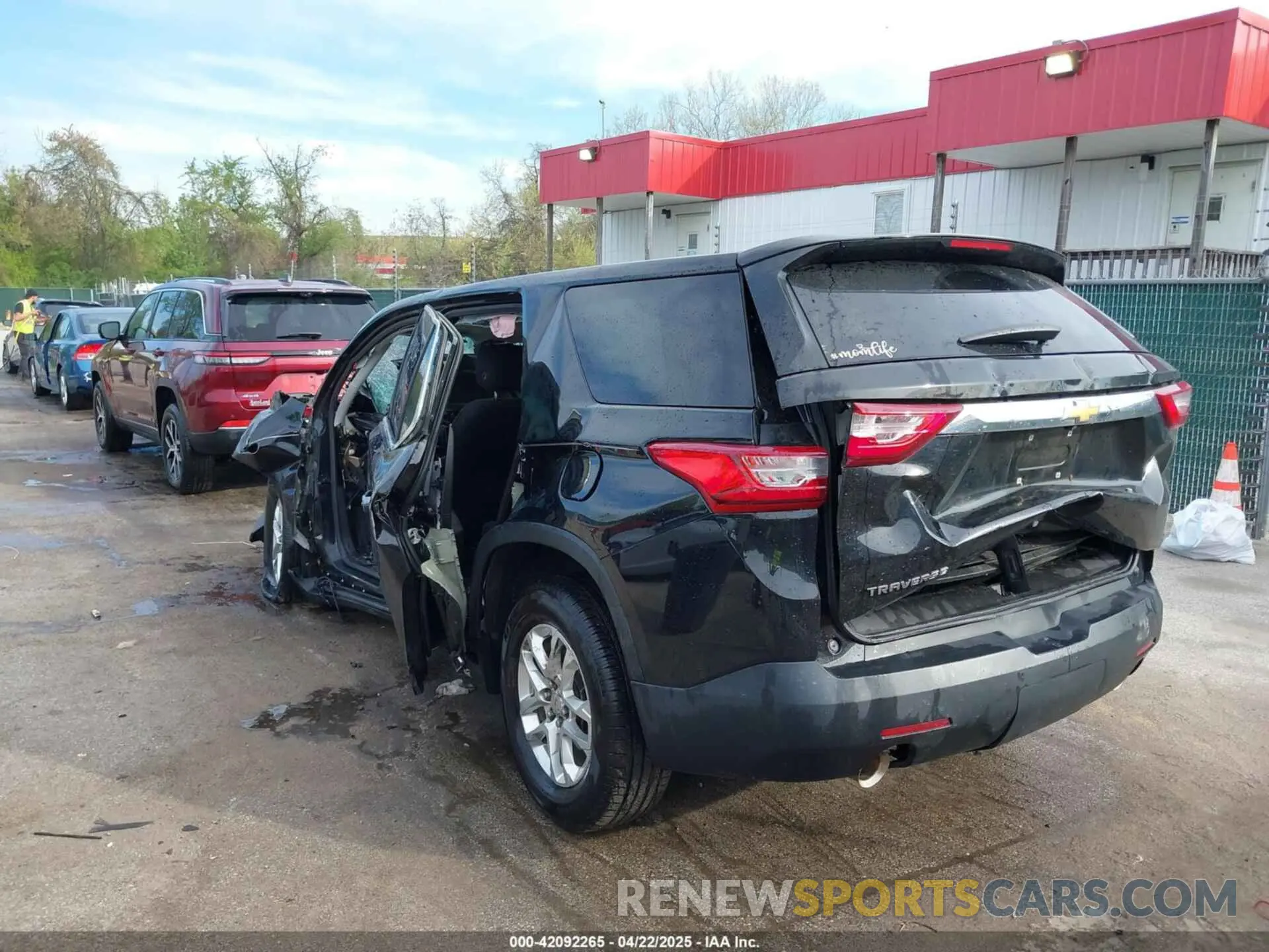3 Photograph of a damaged car 1GNERFKW8LJ171200 CHEVROLET TRAVERSE 2020