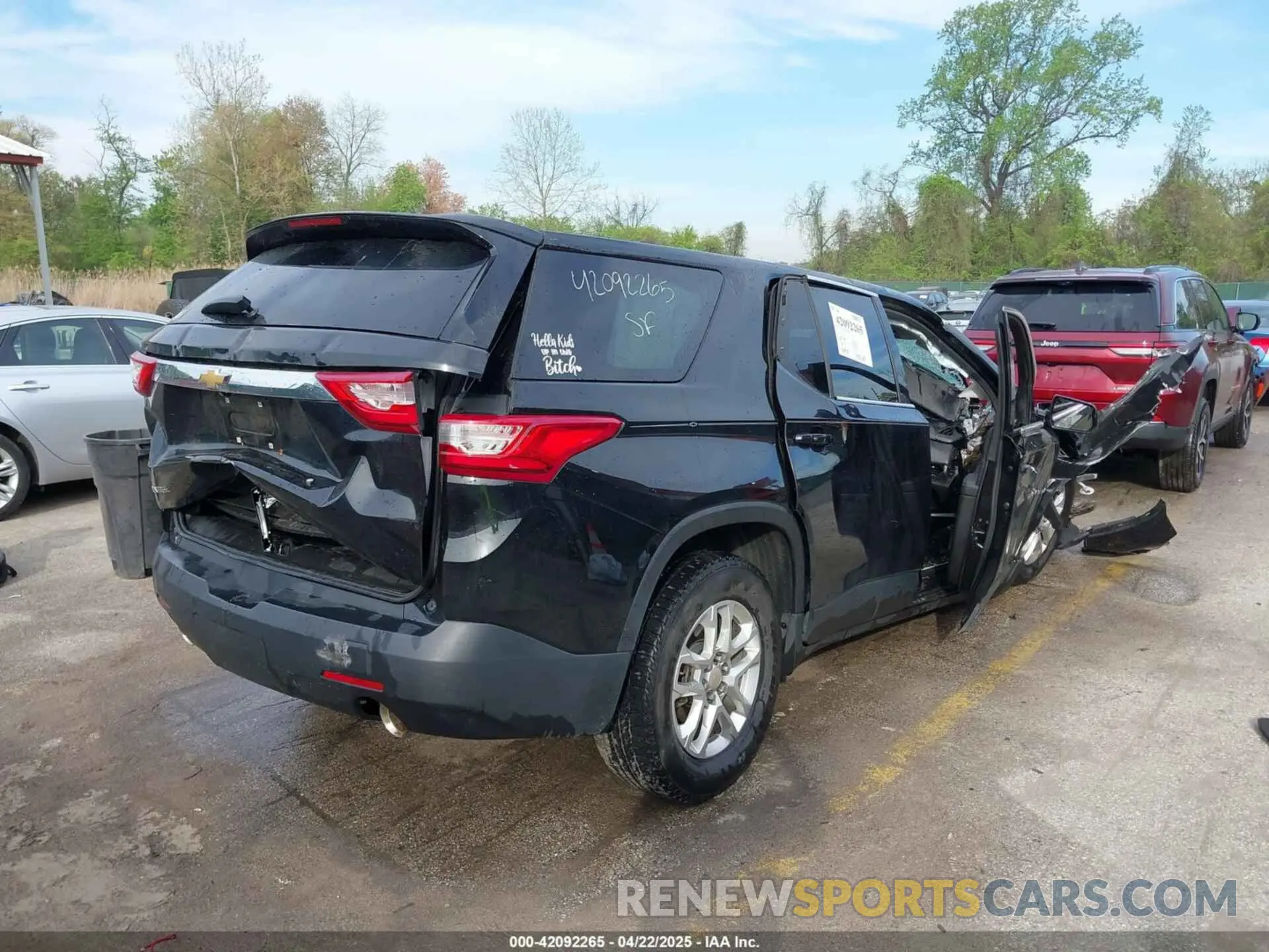 4 Photograph of a damaged car 1GNERFKW8LJ171200 CHEVROLET TRAVERSE 2020