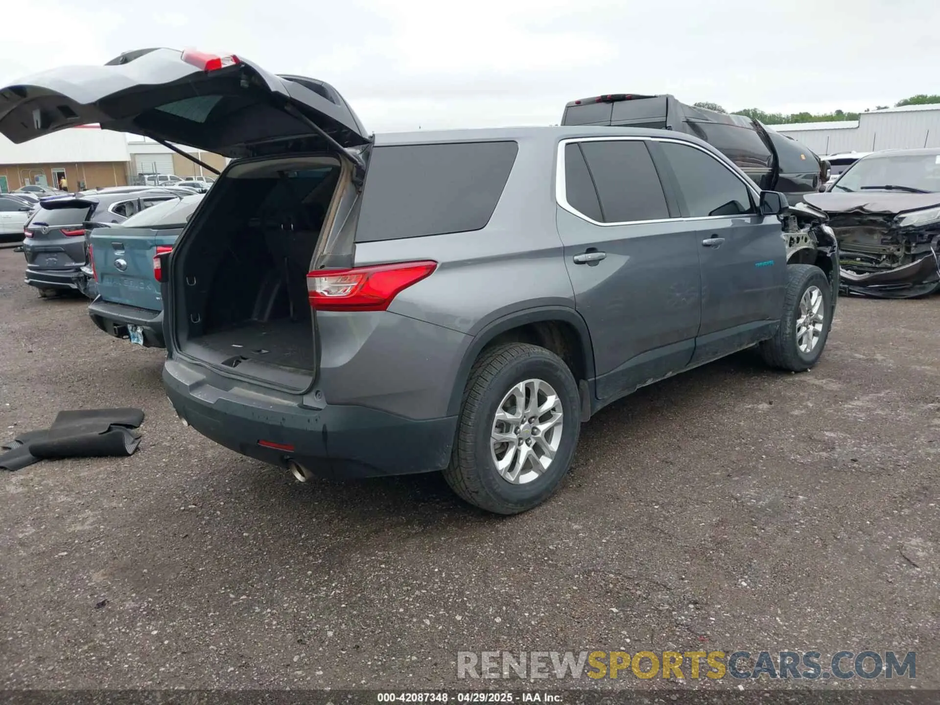 4 Фотография поврежденного автомобиля 1GNERFKW8LJ185193 CHEVROLET TRAVERSE 2020