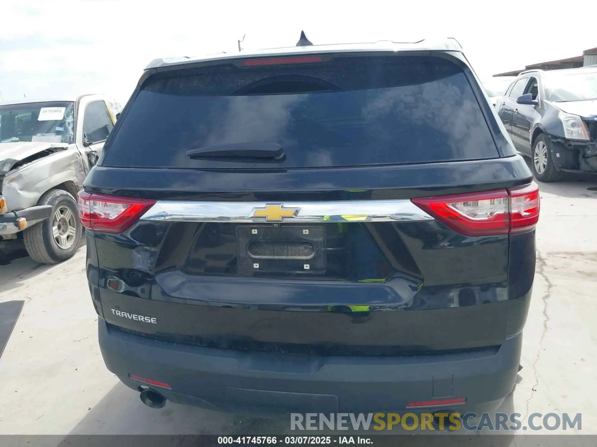 16 Photograph of a damaged car 1GNERFKW8LJ275914 CHEVROLET TRAVERSE 2020