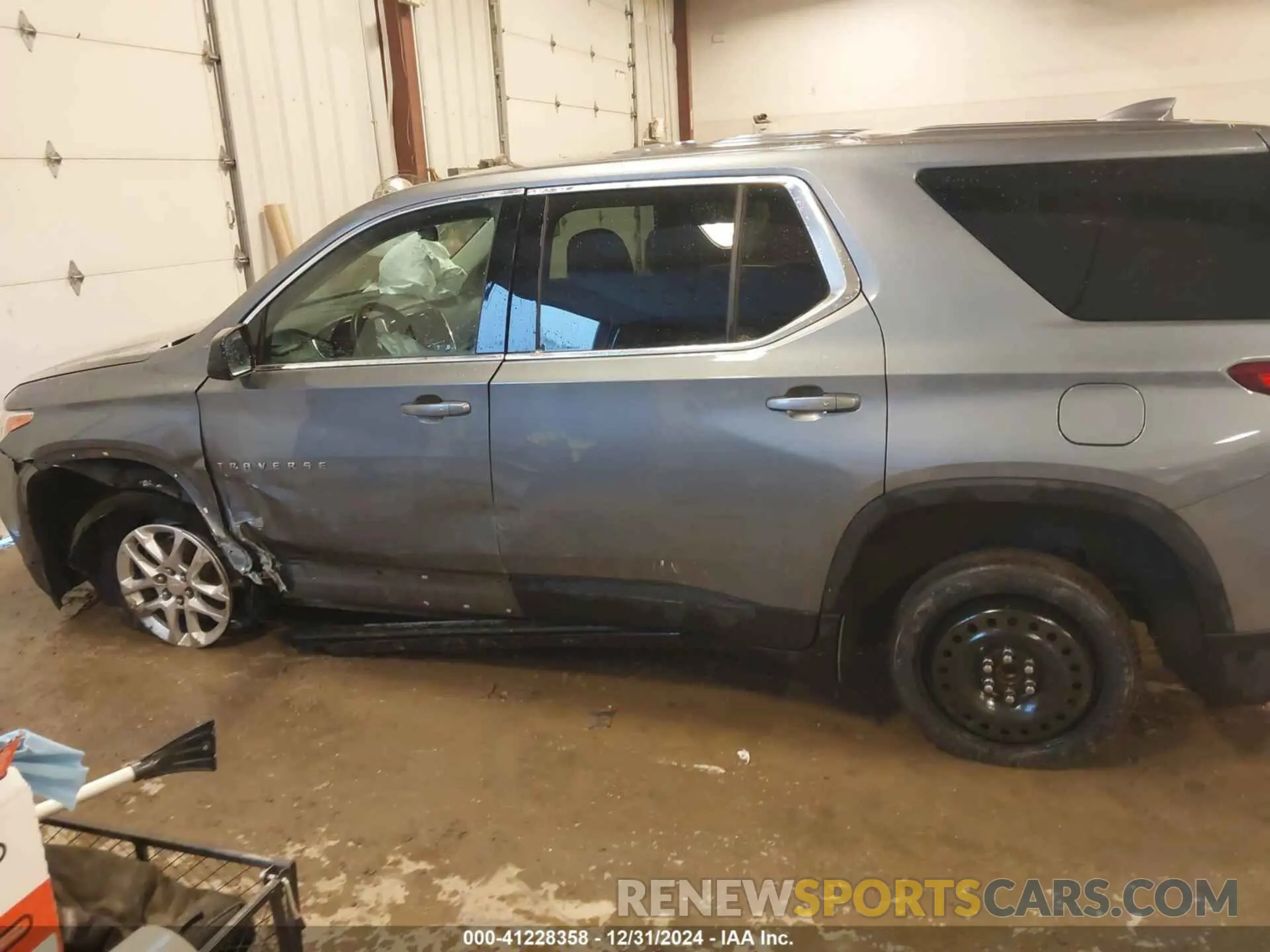 14 Photograph of a damaged car 1GNERFKW9LJ261715 CHEVROLET TRAVERSE 2020