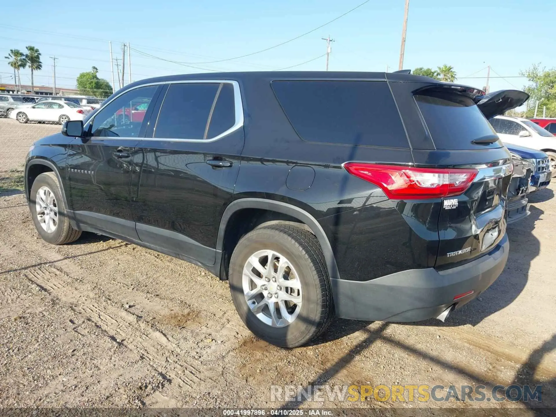 3 Фотография поврежденного автомобиля 1GNERFKWXLJ147920 CHEVROLET TRAVERSE 2020