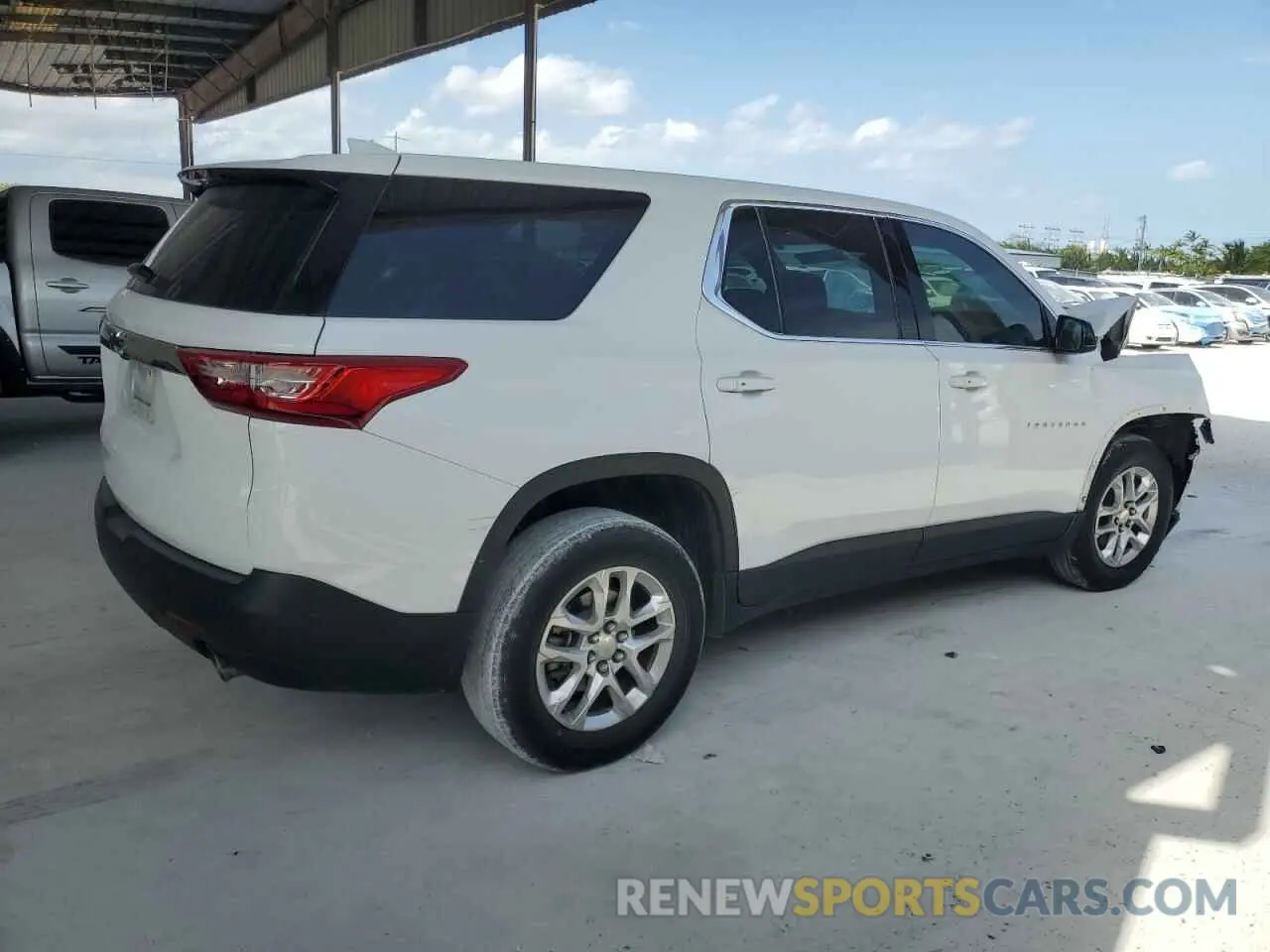 3 Photograph of a damaged car 1GNERFKWXLJ219201 CHEVROLET TRAVERSE 2020