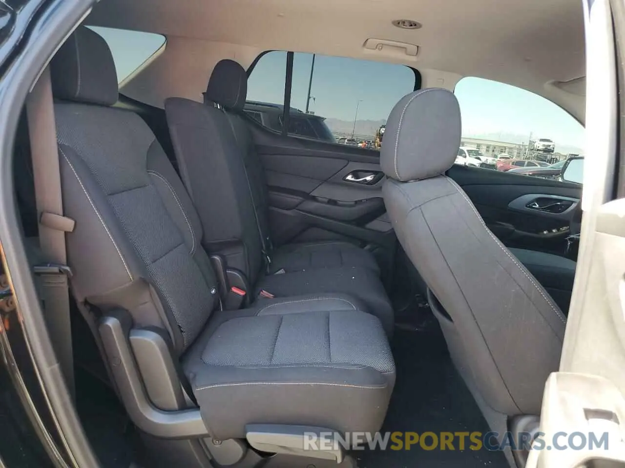 10 Photograph of a damaged car 1GNERFKWXLJ257852 CHEVROLET TRAVERSE 2020