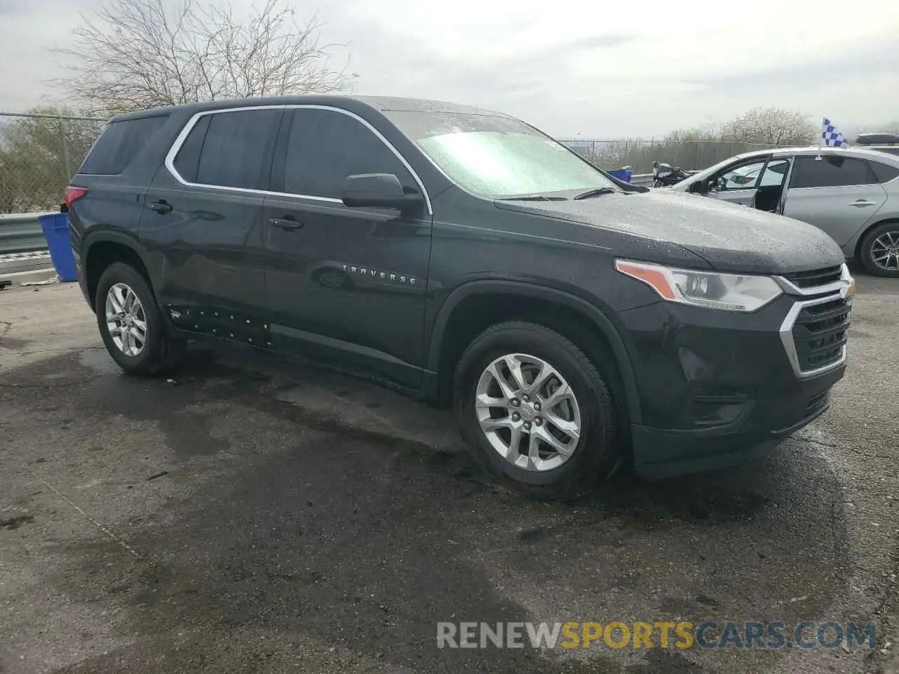 4 Photograph of a damaged car 1GNERFKWXLJ257852 CHEVROLET TRAVERSE 2020