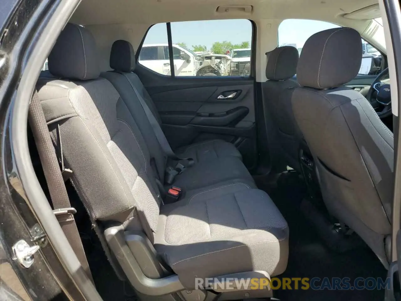 11 Photograph of a damaged car 1GNERFKWXLJ270505 CHEVROLET TRAVERSE 2020