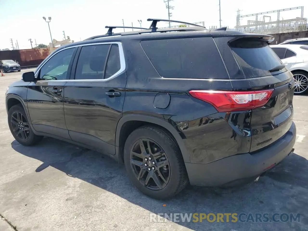 2 Фотография поврежденного автомобиля 1GNERGKW0LJ258644 CHEVROLET TRAVERSE 2020