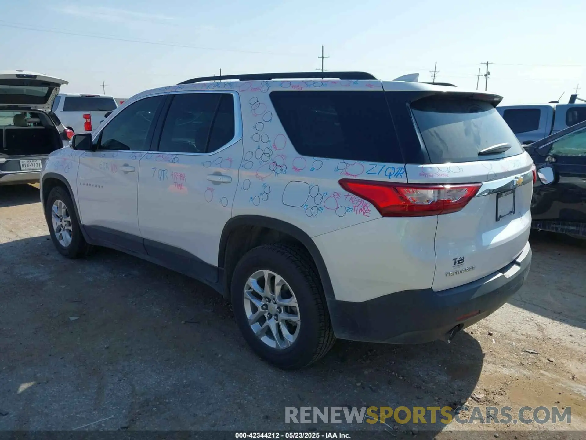 3 Фотография поврежденного автомобиля 1GNERGKW0LJ313013 CHEVROLET TRAVERSE 2020