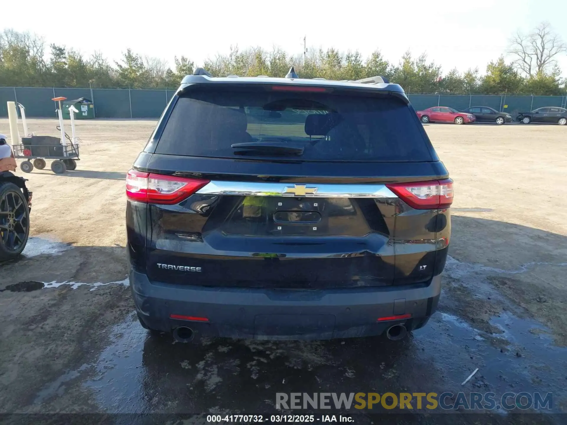 16 Photograph of a damaged car 1GNERGKW0LJ315991 CHEVROLET TRAVERSE 2020