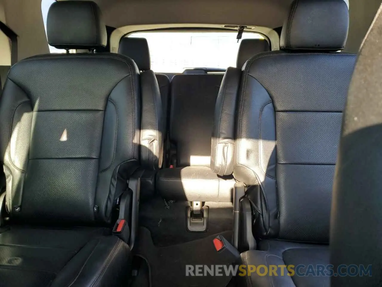 10 Photograph of a damaged car 1GNERGKW0LJ323783 CHEVROLET TRAVERSE 2020