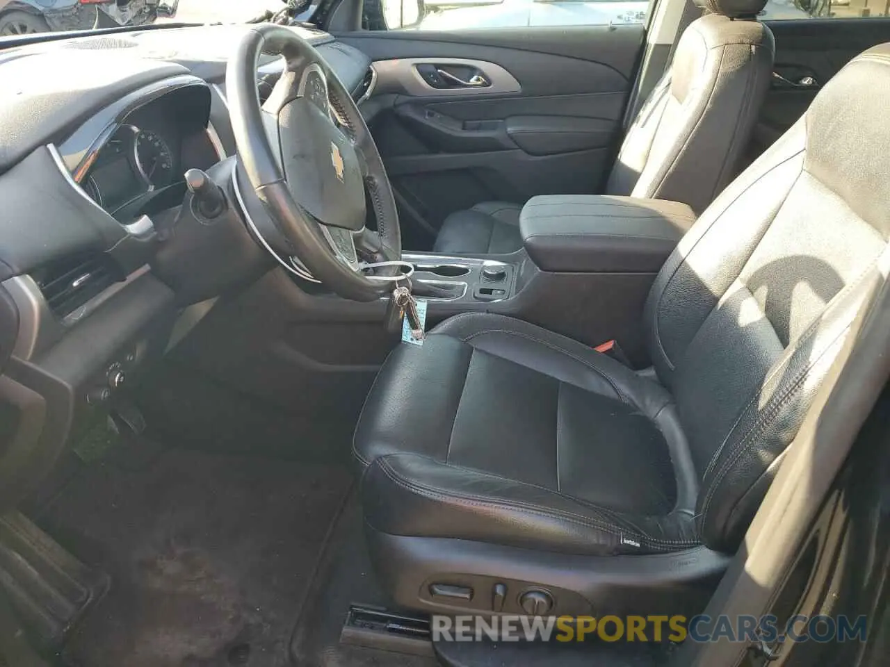 7 Photograph of a damaged car 1GNERGKW0LJ323783 CHEVROLET TRAVERSE 2020