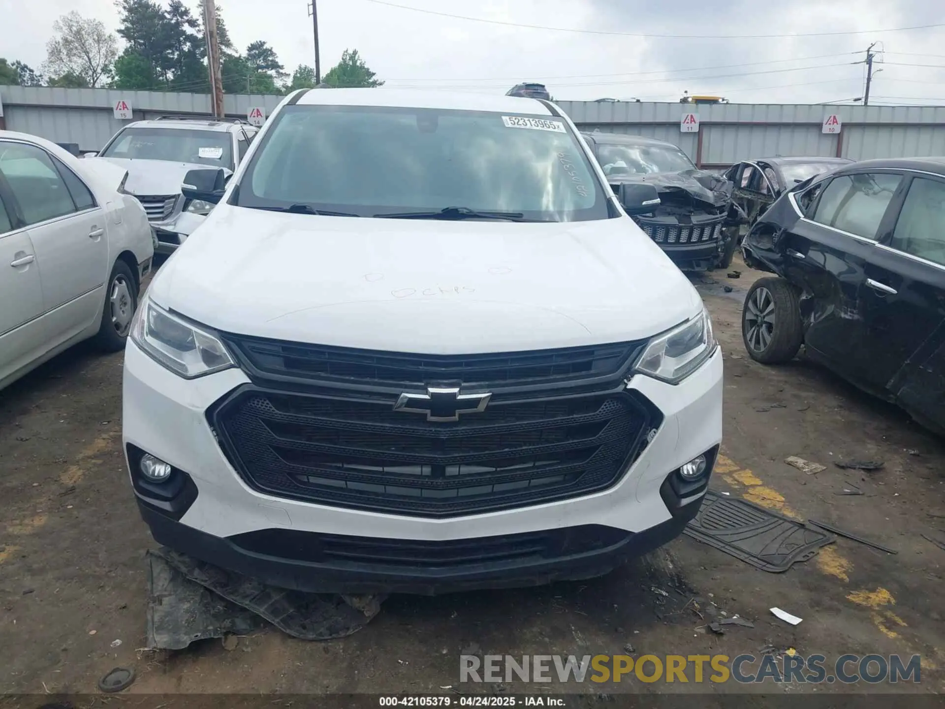 12 Photograph of a damaged car 1GNERGKW0LJ323959 CHEVROLET TRAVERSE 2020