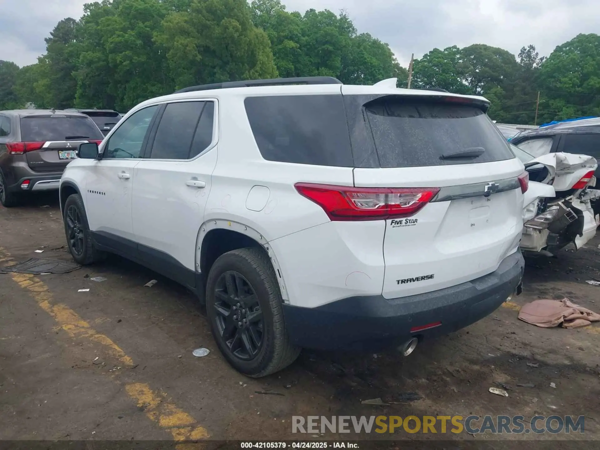 3 Photograph of a damaged car 1GNERGKW0LJ323959 CHEVROLET TRAVERSE 2020