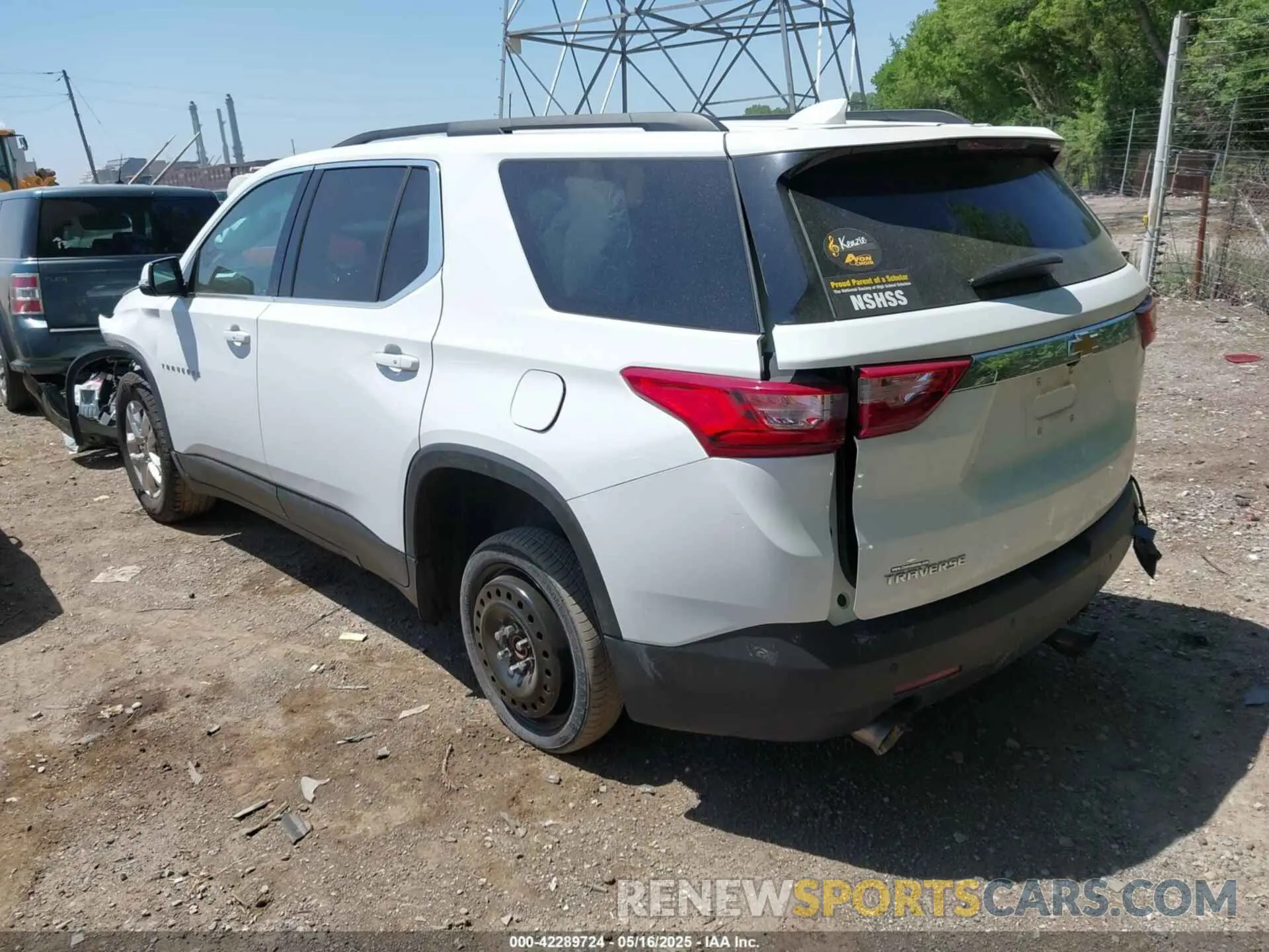 3 Photograph of a damaged car 1GNERGKW1LJ123026 CHEVROLET TRAVERSE 2020