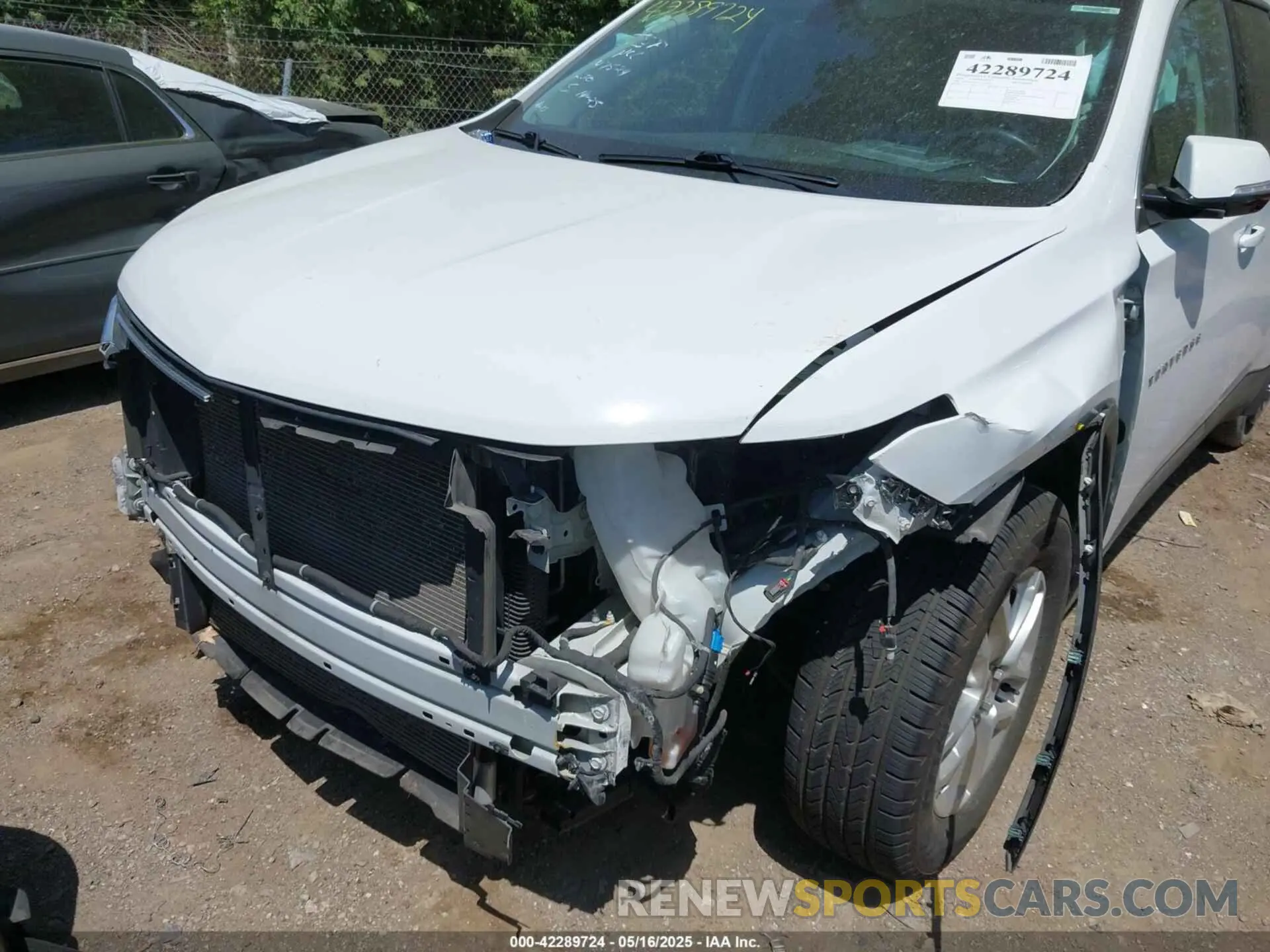 6 Photograph of a damaged car 1GNERGKW1LJ123026 CHEVROLET TRAVERSE 2020