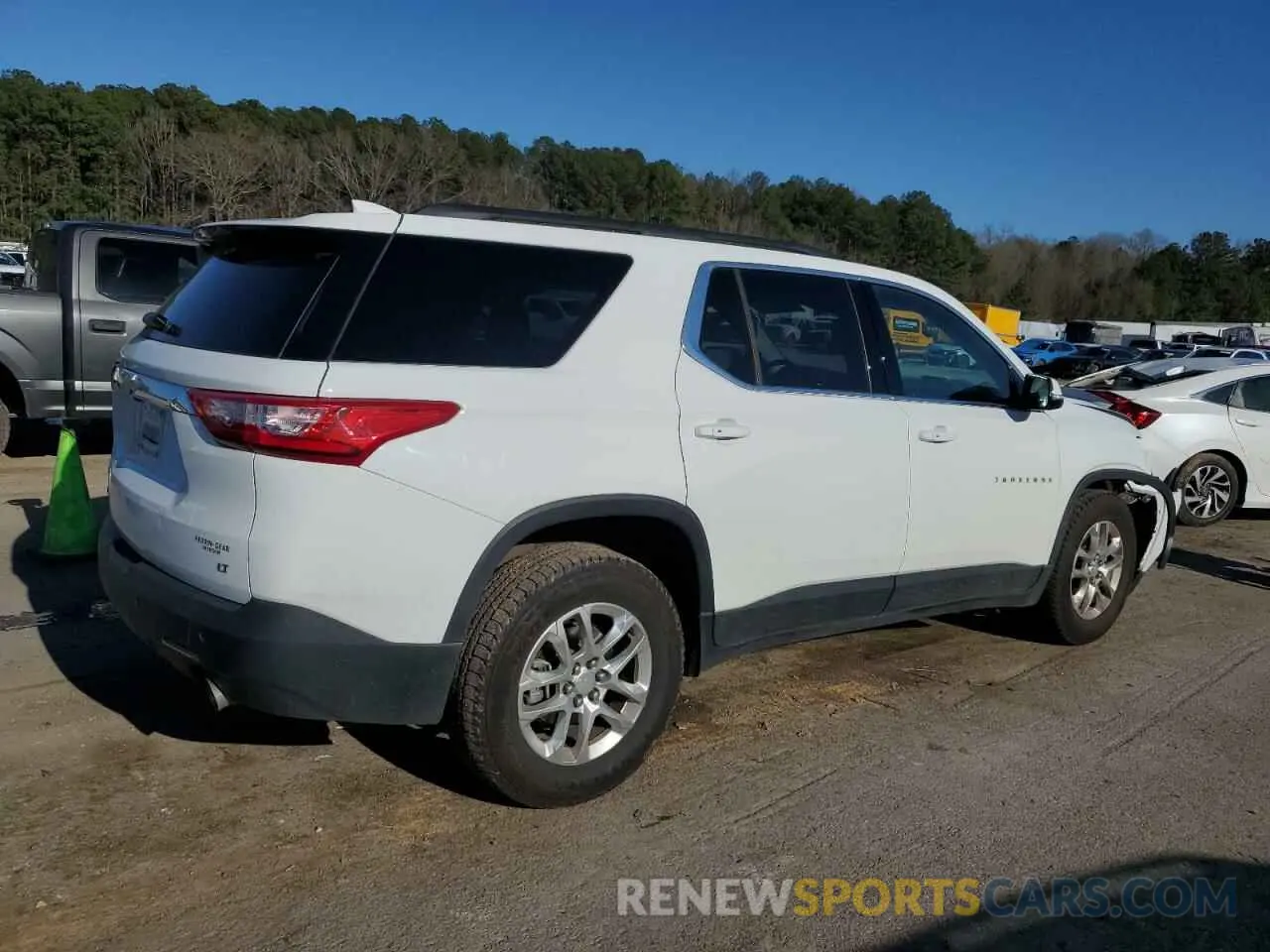 3 Photograph of a damaged car 1GNERGKW1LJ134446 CHEVROLET TRAVERSE 2020