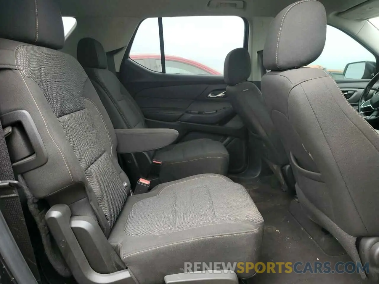 11 Photograph of a damaged car 1GNERGKW1LJ164353 CHEVROLET TRAVERSE 2020